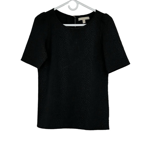 Banana Republic Tops - *Women’s Banana Republic Size 6 Black Textured Polyester/Elastane SS Top